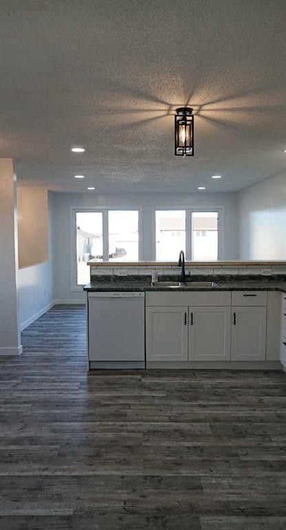 4907 53 Avenue, Kitscoty, AB - Indoor