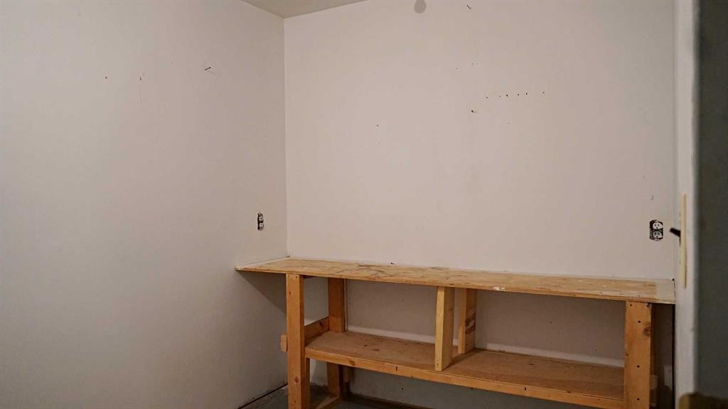 4907 53 Avenue, Kitscoty, AB - Indoor Photo Showing Other Room