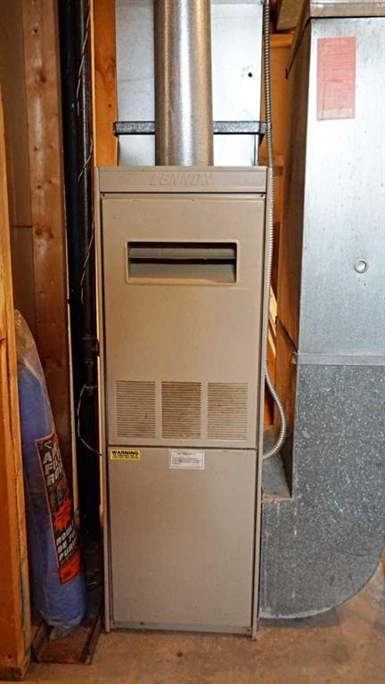 4907 53 Avenue, Kitscoty, AB - Indoor