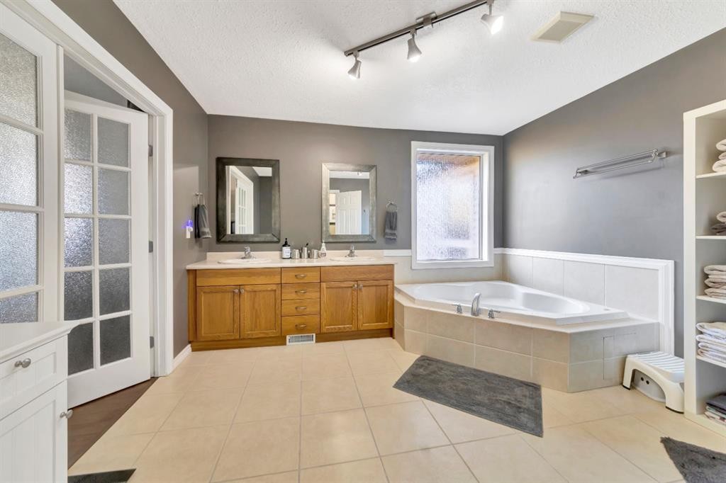 105 1St Ave West, Waseca, SK - Indoor Photo Showing Bathroom