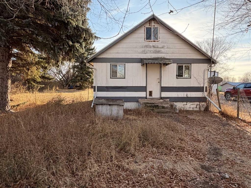 237 Hazel Street, Metiskow, AB - Outdoor