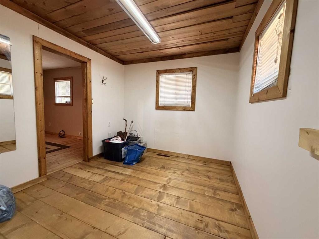 237 Hazel Street, Metiskow, AB - Indoor Photo Showing Other Room