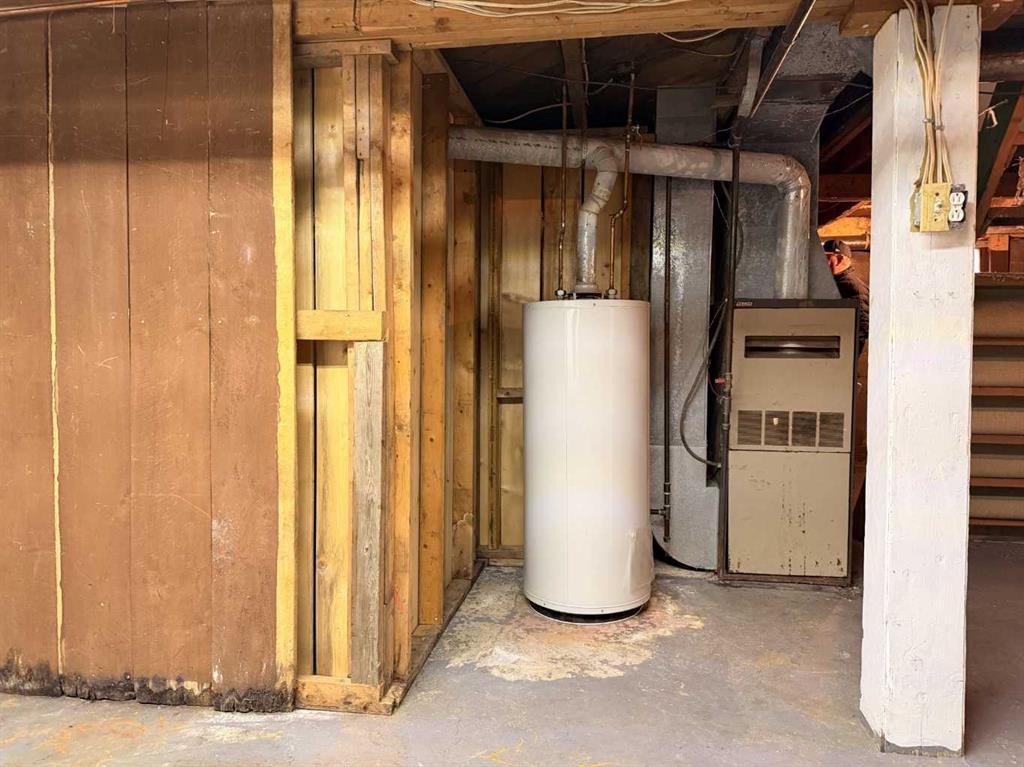 237 Hazel Street, Metiskow, AB - Indoor Photo Showing Basement