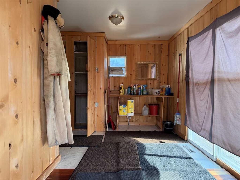 237 Hazel Street, Metiskow, AB - Indoor Photo Showing Other Room