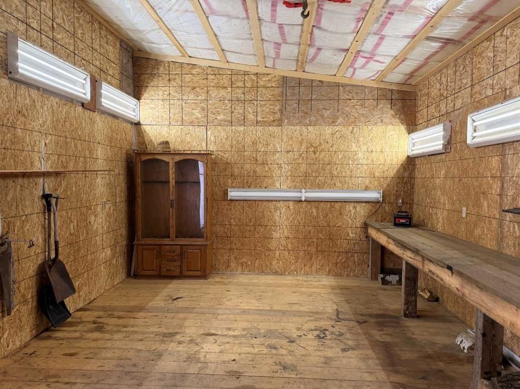 237 Hazel Street, Metiskow, AB - Indoor Photo Showing Other Room