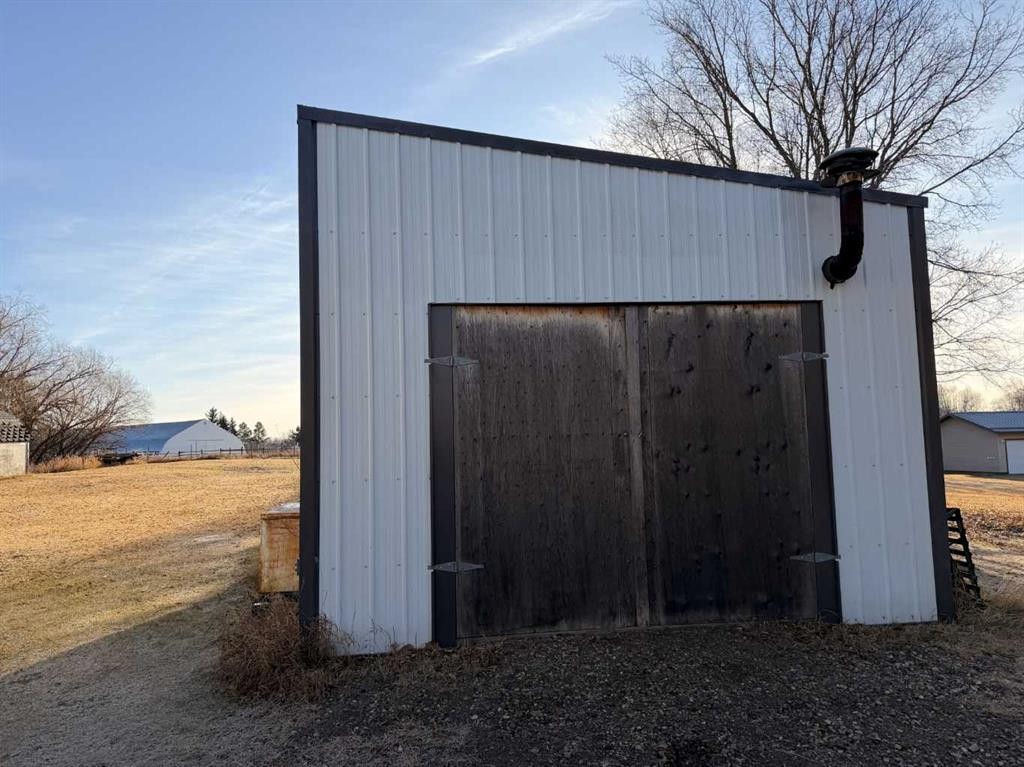 237 Hazel Street, Metiskow, AB - Outdoor