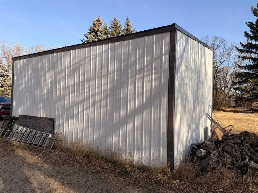 237 Hazel Street, Metiskow, AB - Outdoor