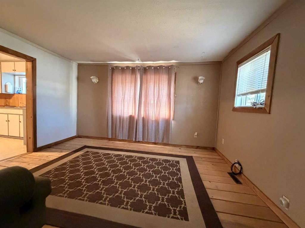 237 Hazel Street, Metiskow, AB - Indoor Photo Showing Other Room