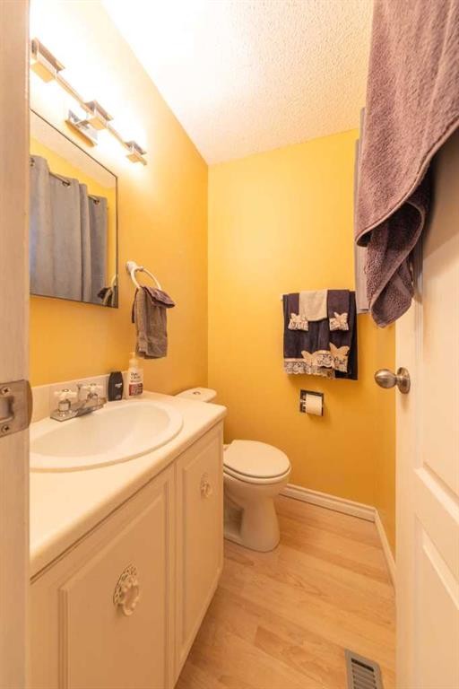 3905 53 Avenue, Lloydminster, AB - Indoor Photo Showing Bathroom