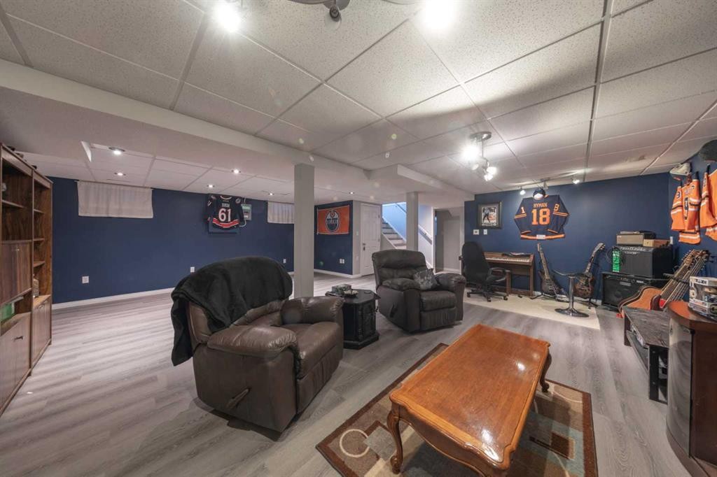 3905 53 Avenue, Lloydminster, AB - Indoor