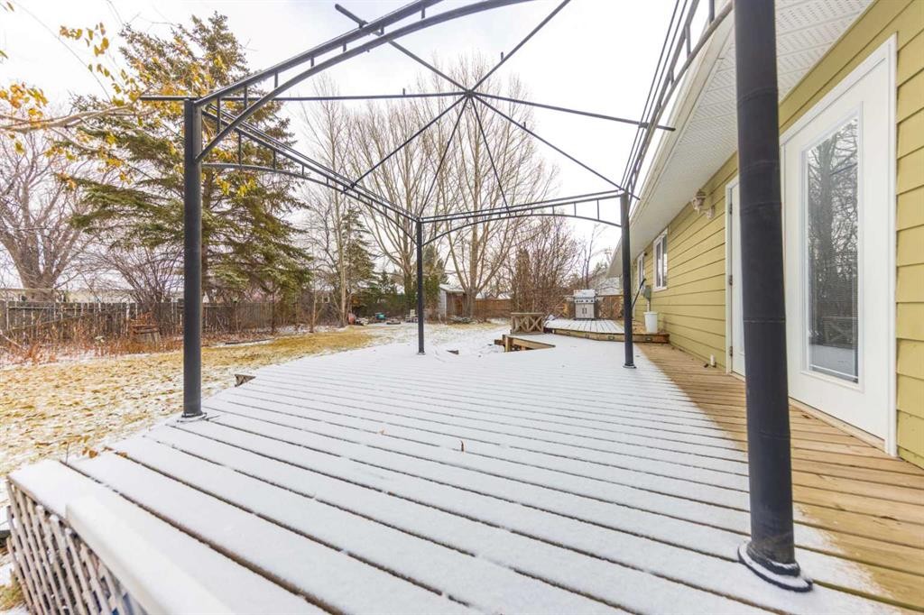 3905 53 Avenue, Lloydminster, AB - Outdoor