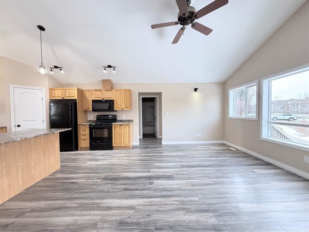 111 1 Street North, Marwayne, AB - Indoor Photo Showing Kitchen