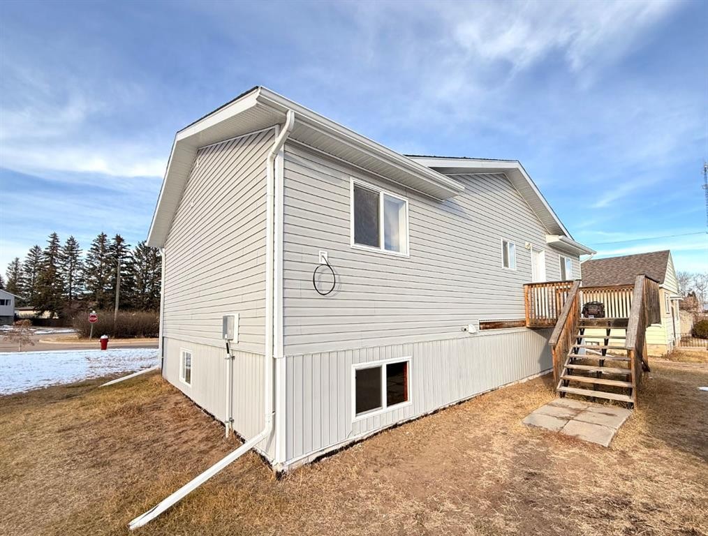 111 1 Street North, Marwayne, AB - Outdoor With Exterior
