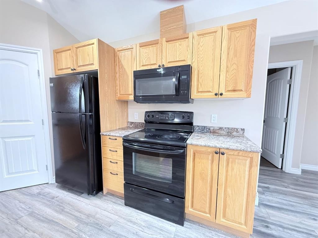 111 1 Street North, Marwayne, AB - Indoor Photo Showing Kitchen