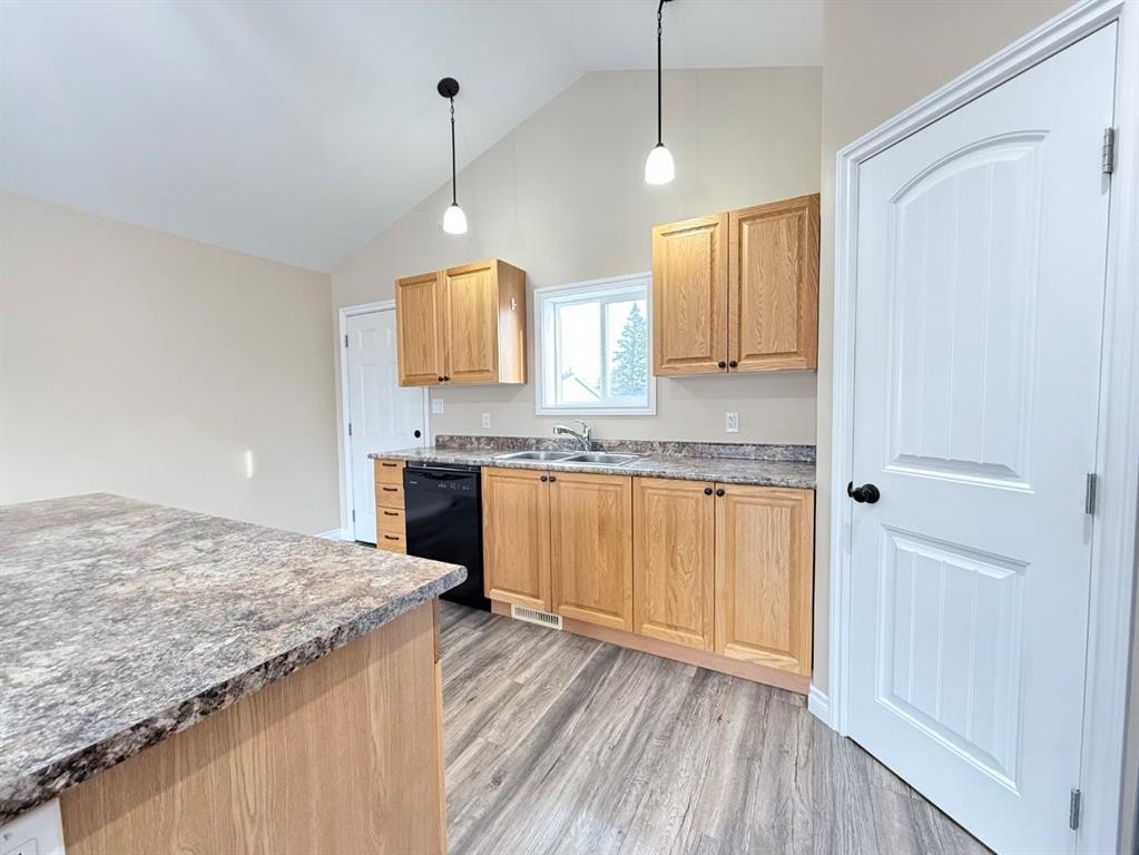 111 1 Street North, Marwayne, AB - Indoor Photo Showing Kitchen With Double Sink