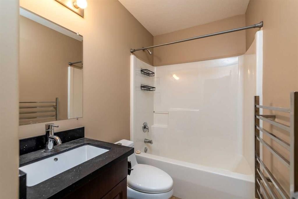 23-4738 13 Street, Lloydminster, SK - Indoor Photo Showing Bathroom