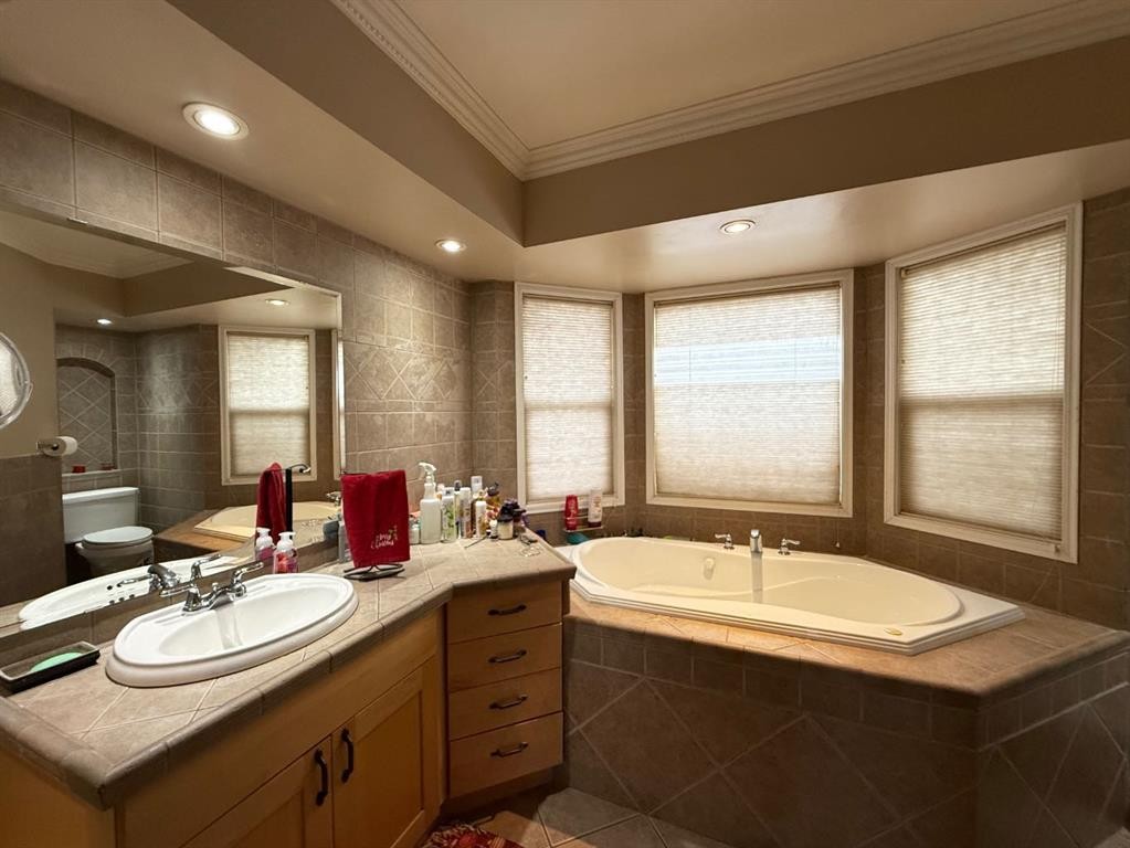 5101 55 Street, Mannville, AB - Indoor Photo Showing Bathroom