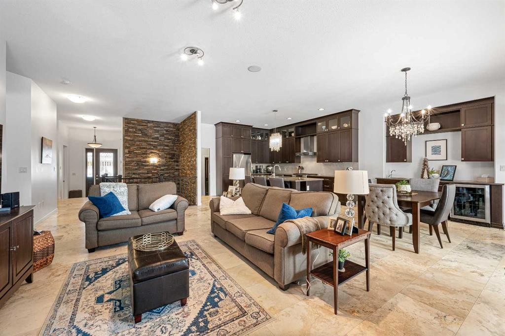 2112 56 Avenue, Lloydminster, AB - Indoor Photo Showing Living Room
