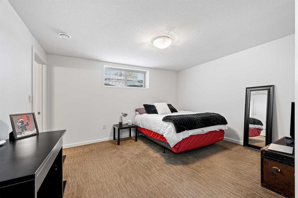 2112 56 Avenue, Lloydminster, AB - Indoor Photo Showing Bedroom