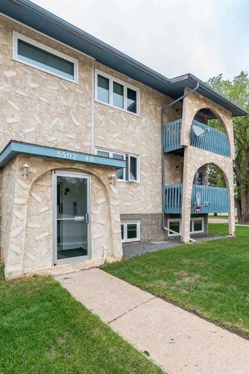 1-6-5502 49 Avenue, Lloydminster, SK - Outdoor