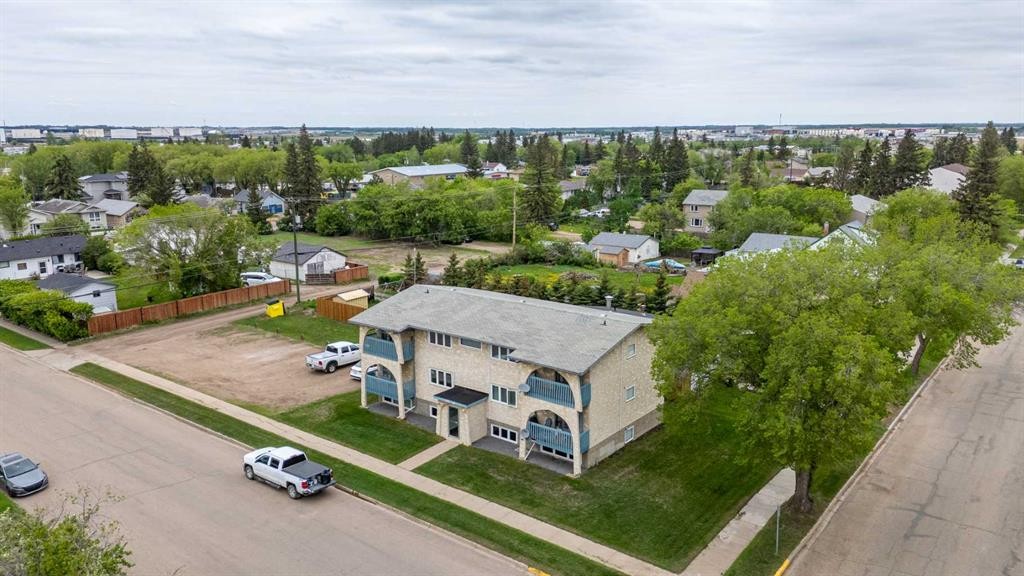 1-6-5502 49 Avenue, Lloydminster, SK - Outdoor With View