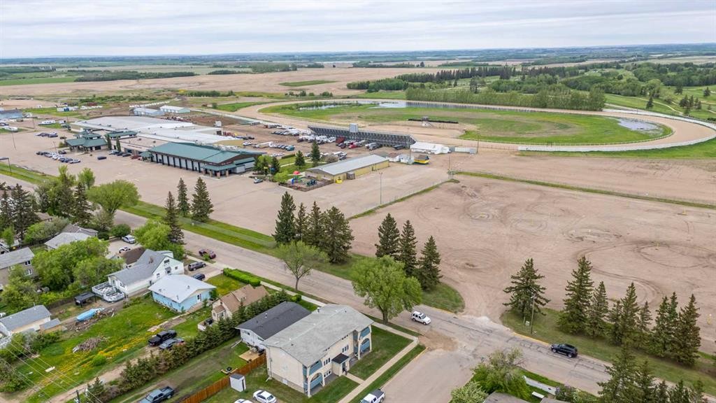 1-6-5502 49 Avenue, Lloydminster, SK - Outdoor With View