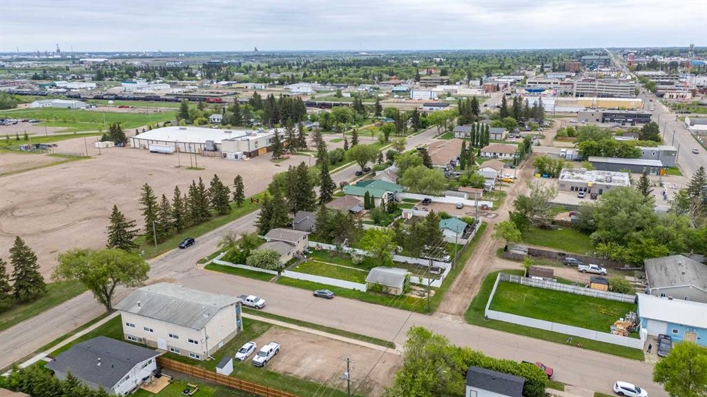 1-6-5502 49 Avenue, Lloydminster, SK - Outdoor With View