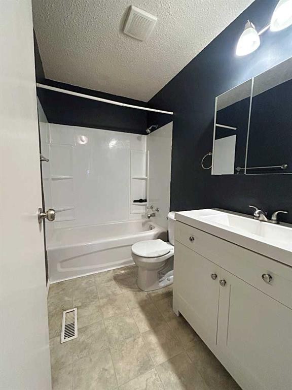 4243 48A Avenue, Vermilion, AB - Indoor Photo Showing Bathroom