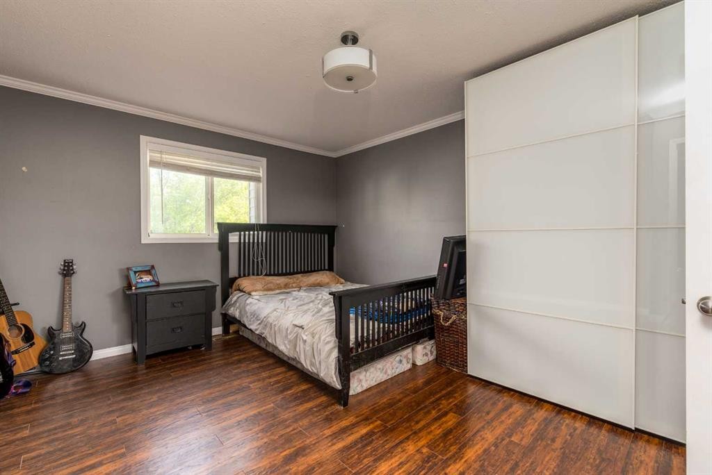 4743 Barr Crescent, Lloydminster, SK - Indoor Photo Showing Bedroom