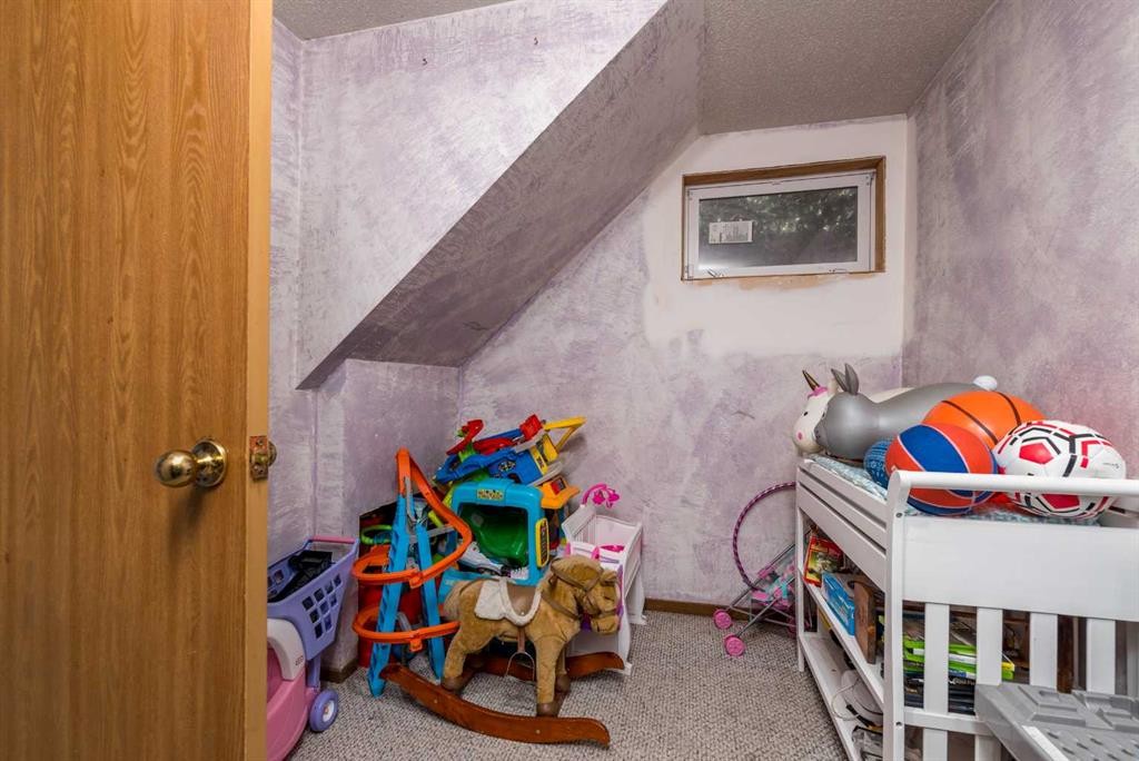 4743 Barr Crescent, Lloydminster, SK - Indoor Photo Showing Other Room