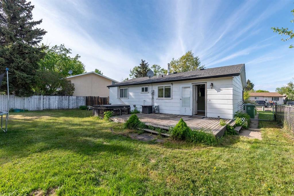 4743 Barr Crescent, Lloydminster, SK - Outdoor