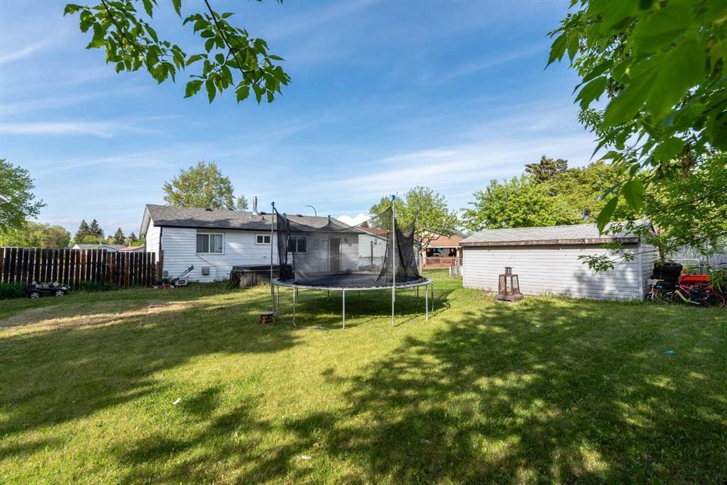 4743 Barr Crescent, Lloydminster, SK - Outdoor