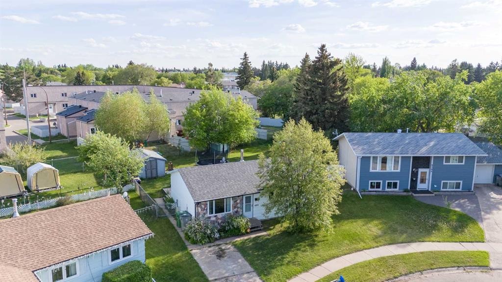 4743 Barr Crescent, Lloydminster, SK - Outdoor