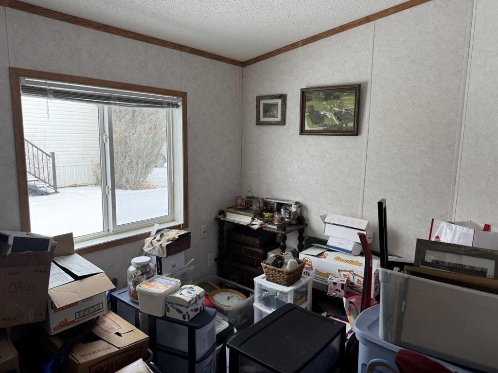 5037 50 Avenue, Edgerton, AB - Indoor