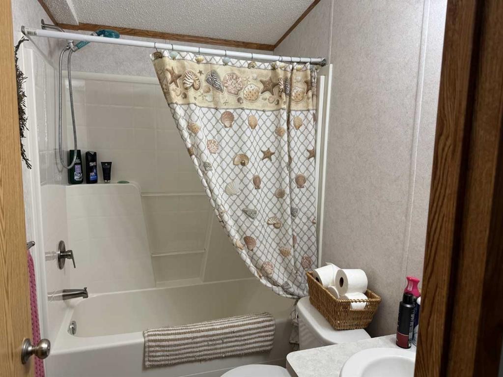 5037 50 Avenue, Edgerton, AB - Indoor Photo Showing Bathroom