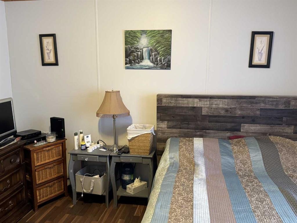 5037 50 Avenue, Edgerton, AB - Indoor Photo Showing Bedroom