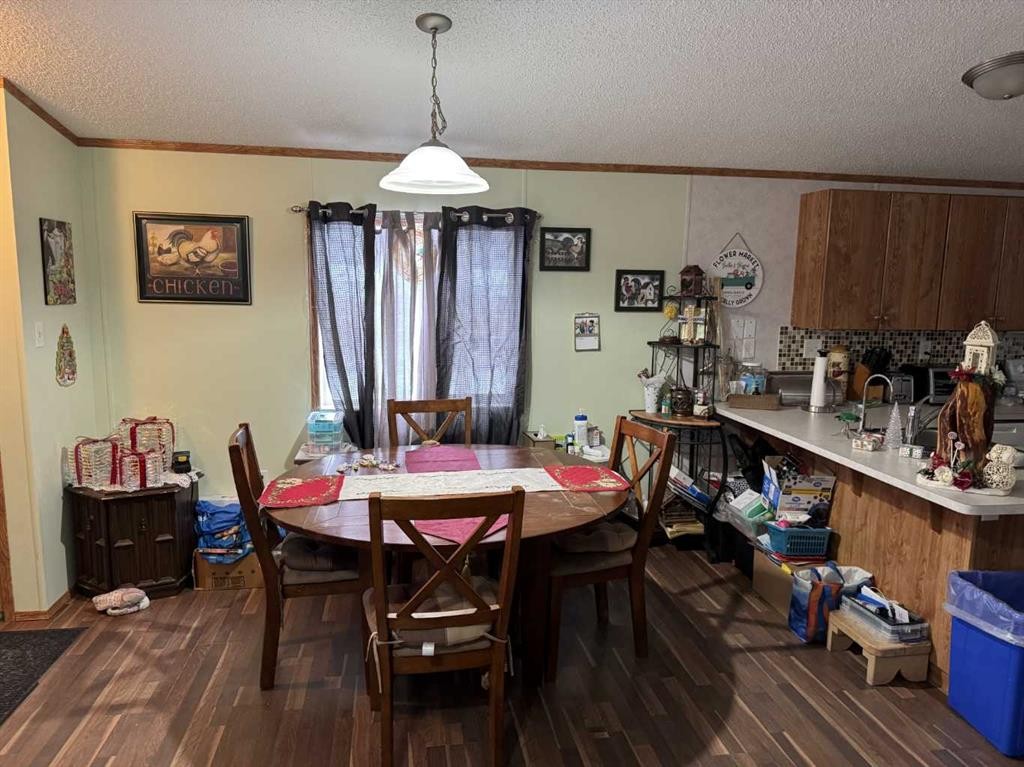 5037 50 Avenue, Edgerton, AB - Indoor Photo Showing Dining Room