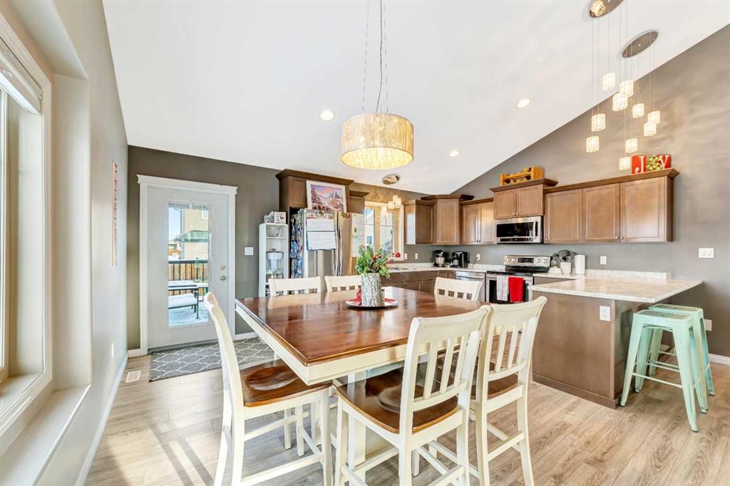 7312 35 Street, Lloydminster, AB - Indoor Photo Showing Dining Room