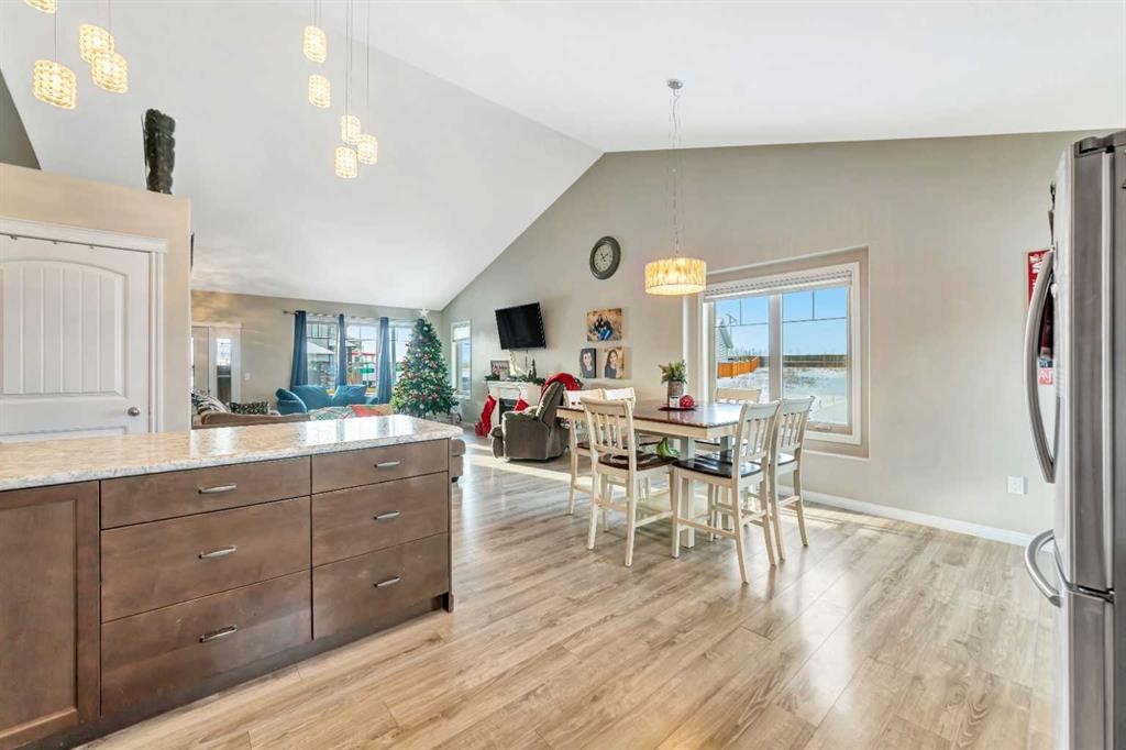 7312 35 Street, Lloydminster, AB - Indoor Photo Showing Dining Room