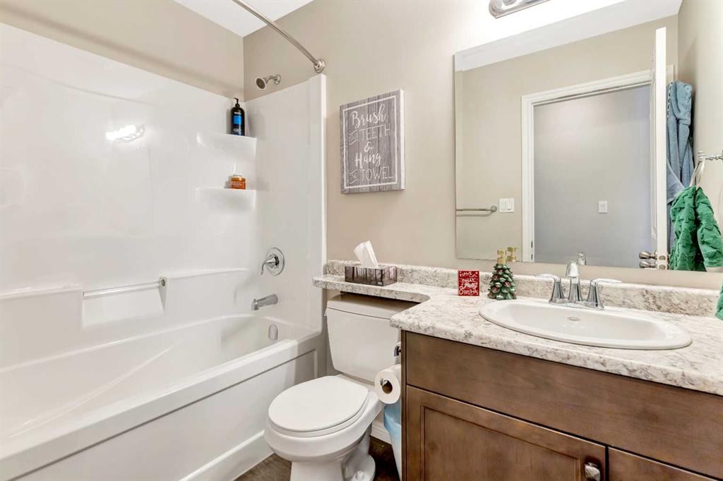 7312 35 Street, Lloydminster, AB - Indoor Photo Showing Bathroom