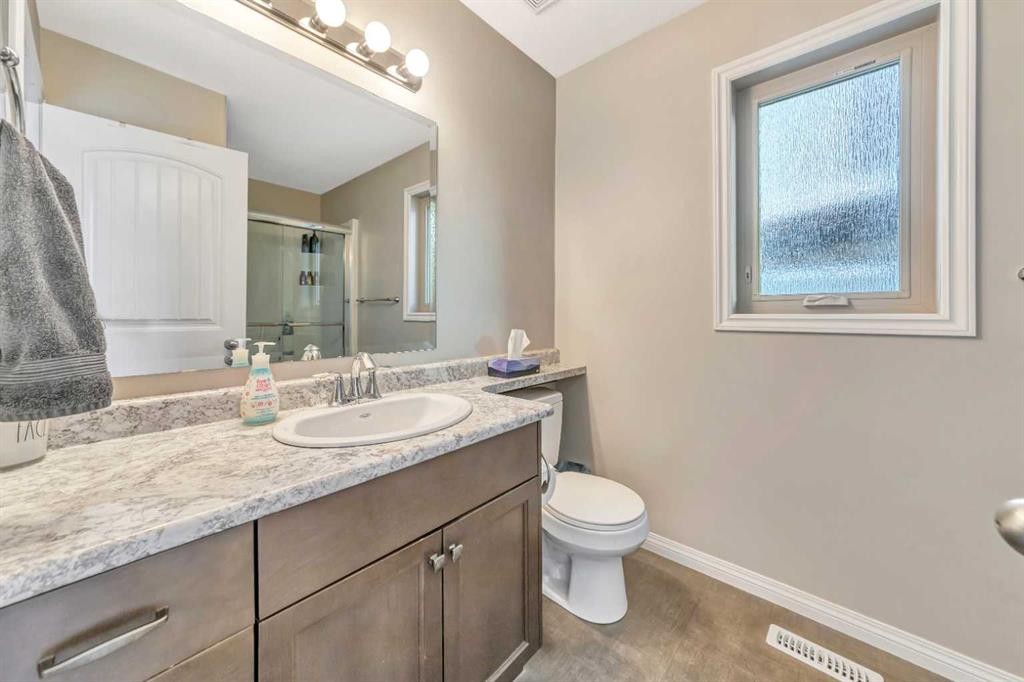 7312 35 Street, Lloydminster, AB - Indoor Photo Showing Bathroom