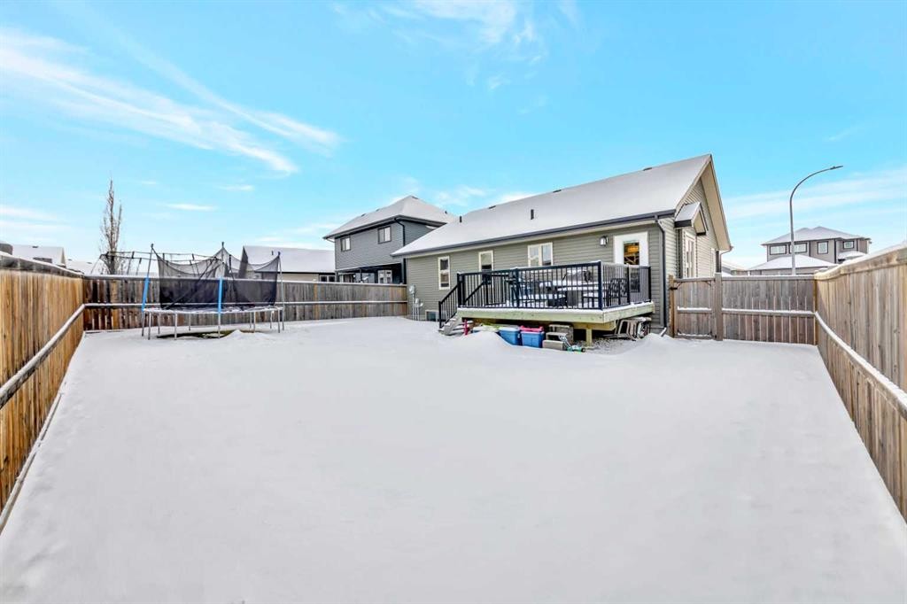 7312 35 Street, Lloydminster, AB - Outdoor