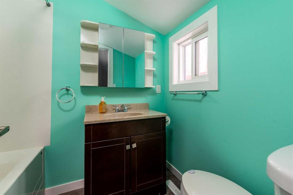 5603 50 Avenue, Lloydminster, SK - Indoor Photo Showing Bathroom