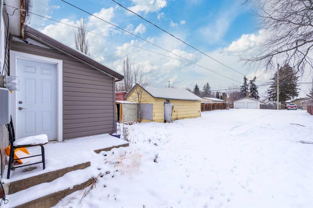 5603 50 Avenue, Lloydminster, SK - Outdoor