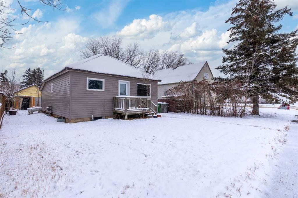 5603 50 Avenue, Lloydminster, SK - Outdoor