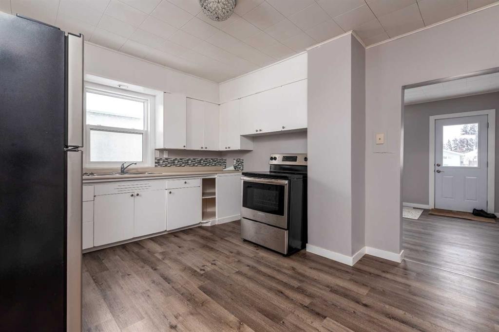 5603 50 Avenue, Lloydminster, SK - Indoor Photo Showing Kitchen