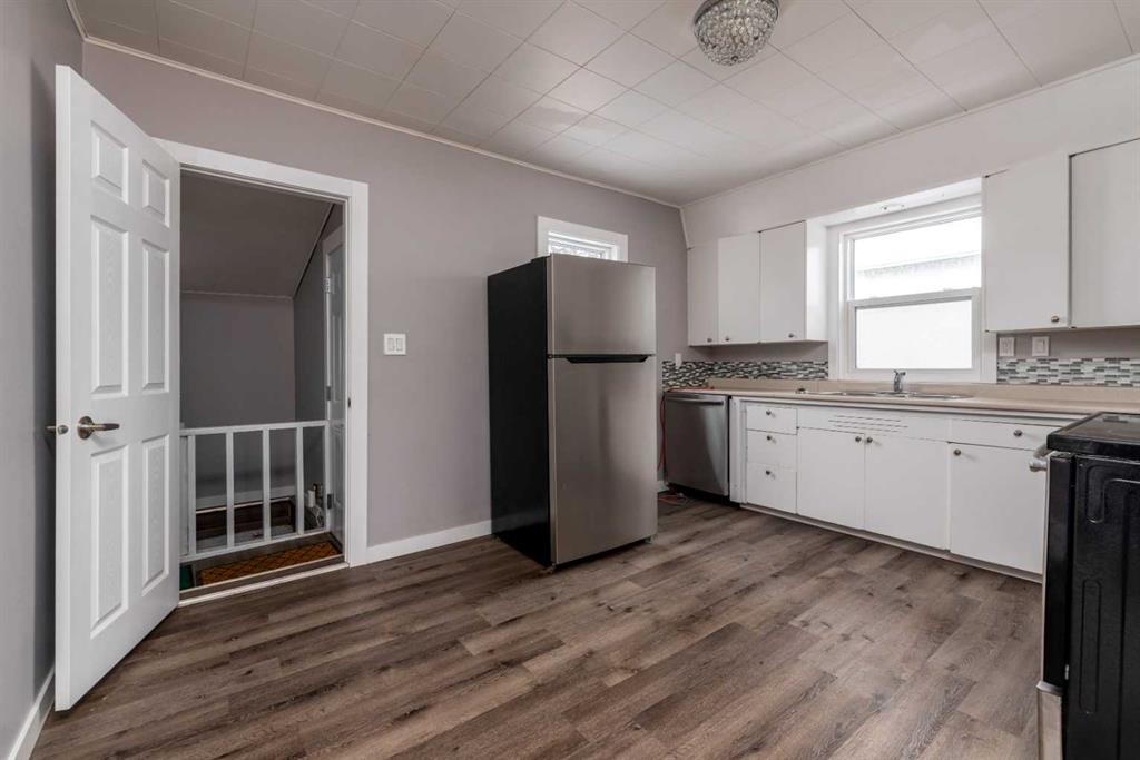 5603 50 Avenue, Lloydminster, SK - Indoor Photo Showing Kitchen With Stainless Steel Kitchen