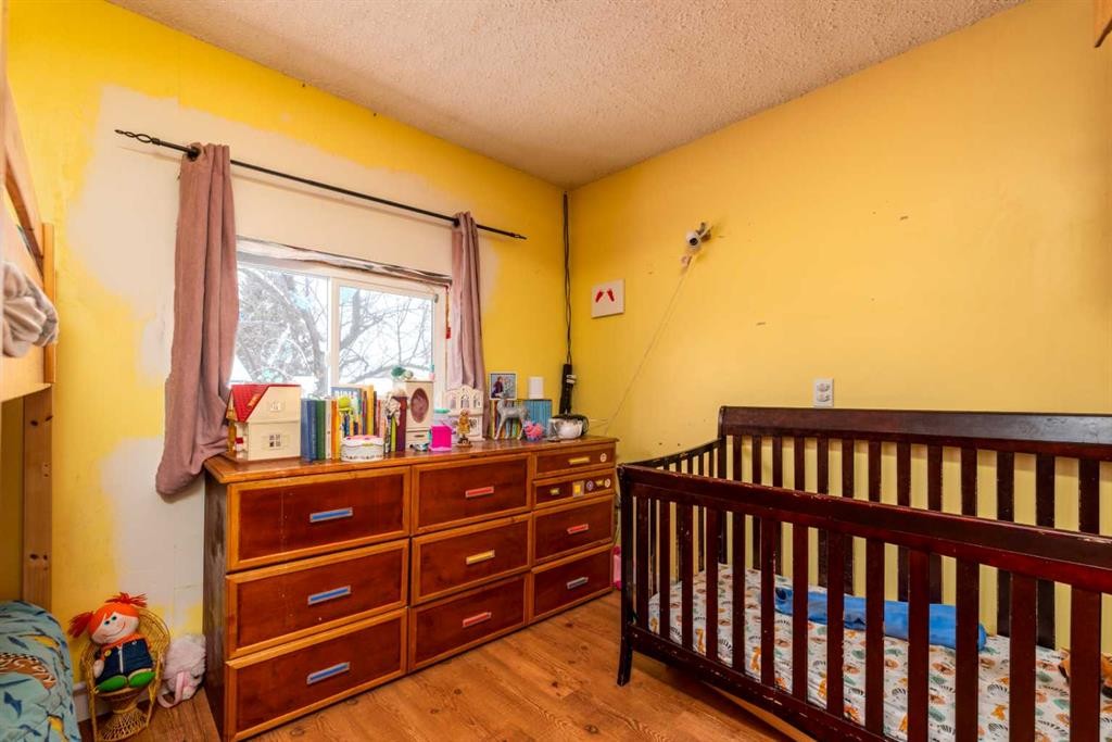 21 1 Street West, Neilburg, SK - Indoor Photo Showing Bedroom
