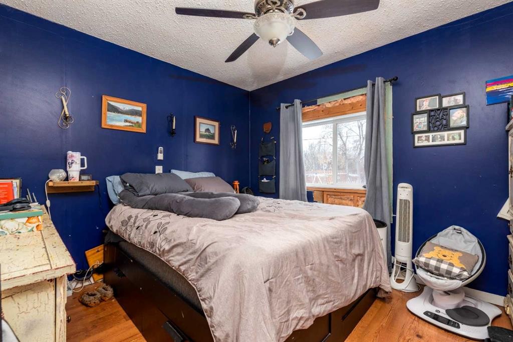21 1 Street West, Neilburg, SK - Indoor Photo Showing Bedroom