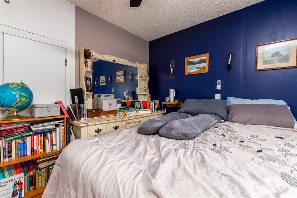 21 1 Street West, Neilburg, SK - Indoor Photo Showing Bedroom